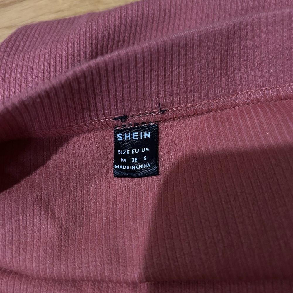 Shein Ribbed Pink skirt